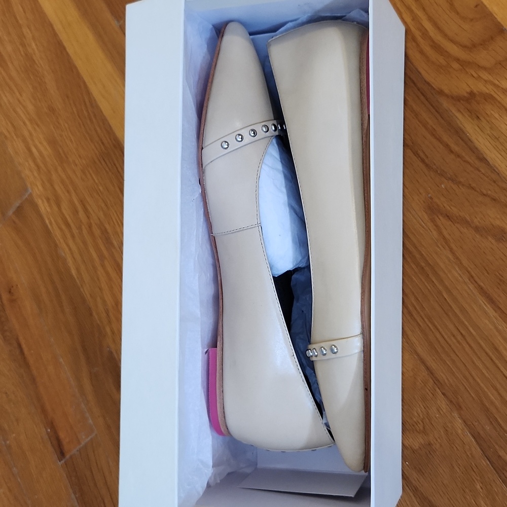 Claire Flowers Nude Leather Flats - Picture 5 of 12